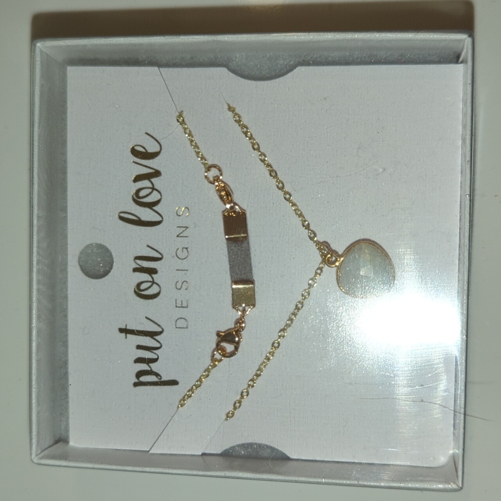 Put On Love Designs Diffuser Necklace